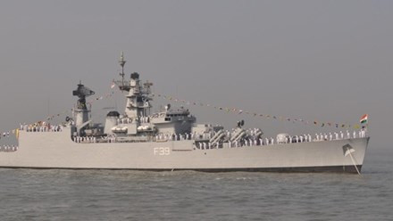 Radio Thế giới 24h: Lật chiến hạm Ấn Độ, 16 người thương vong