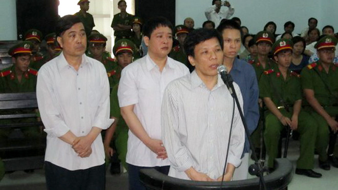 Bị cáo Sơn, Quang, Hùng, Giáp tại tòa