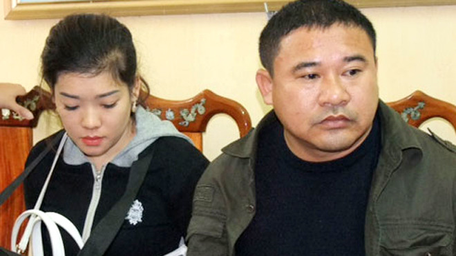 Hòa và Anh khi bị bắt giữ. Ảnh: Đình Vũ