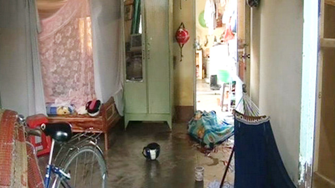 Hiện trường nơi món quà phát nổ khiến người phụ nữ tử vong tại chỗ. Ảnh: Hoàng Trường (VnExpress)