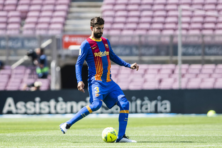 Mức lương 3 euro của Gerard Pique tại Barca