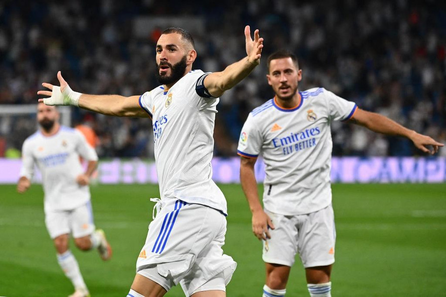 Benzema nổ súng, Real Madrid mở 'tiệc tất niên'