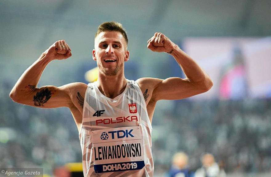 Lewandowski được trọng tài ưu ái, bất chấp quy tắc ở Olympic Tokyo thế nào