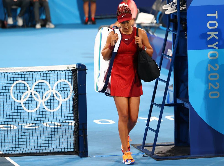 Naomi Osaka bị loại khỏi Olympic Tokyo sau 1 giờ thi đấu