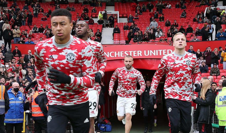 Bực bội vì thảm bại, các CĐV quay sang 'tấn công' dàn dự bị của MU