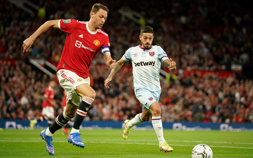 Thiếu Ronaldo, MU bị loại xấu hổ tại đấu trường cúp Liên đoàn 