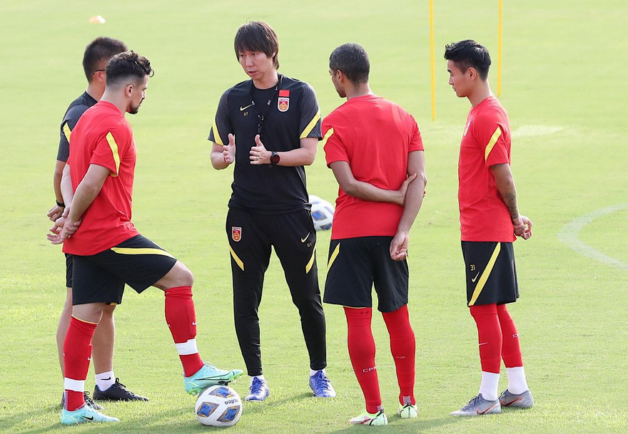 Tuyển Trung Quốc đón một loạt 'viện binh' trước giờ đại chiến với đội tuyển Việt Nam