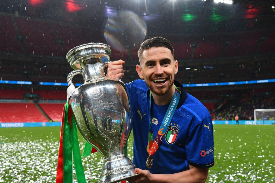 Jorginho tuyên bố đủ tự tin đua Bóng vàng với Messi