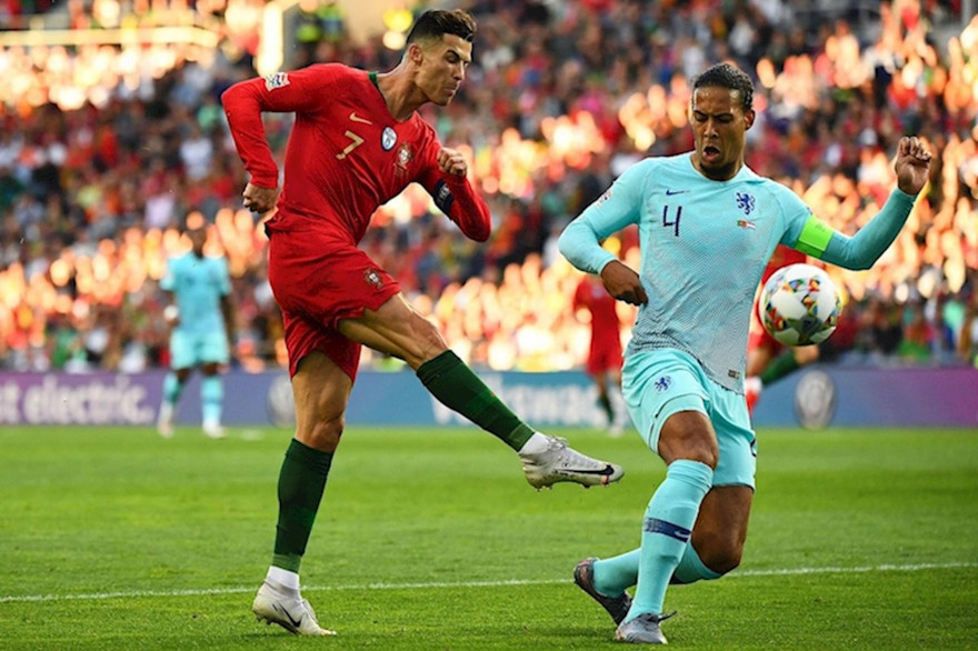 Cựu sao Liverpool tuyên bố Ronaldo ‘sẽ bị Van Dijk kèm chết’