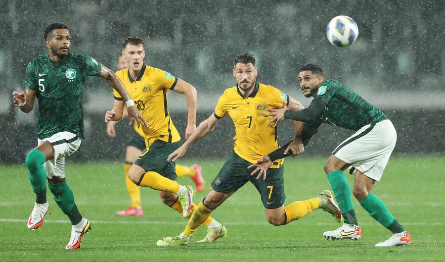 Australia hòa hú vía trước Saudi Arabia