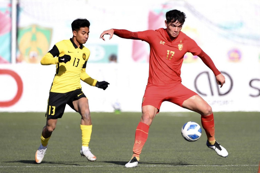 Sao trẻ Thái Lan nhập viện cấp cứu vì đồ ăn, mất AFF Cup