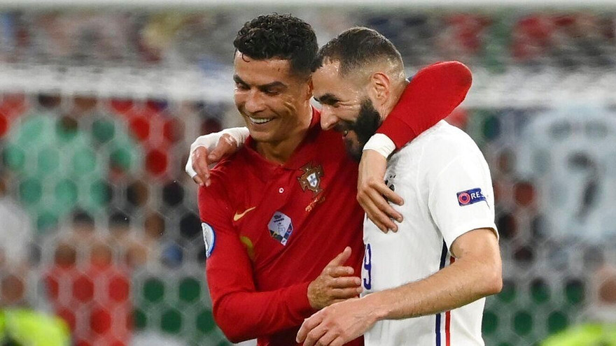 Loại Benzema, điền tên Ronaldo, IFFHS công bố đội hình tiêu biểu gây tranh cãi