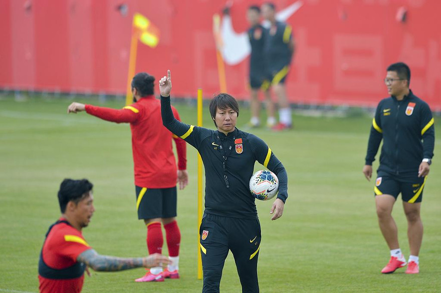 HLV tuyển Trung Quốc tự nhận yếu hơn Australia, nhưng mạnh hơn Việt Nam