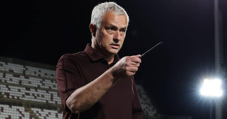 Mourinho từ chối phũ phàng đại gia mới nổi của nước Anh