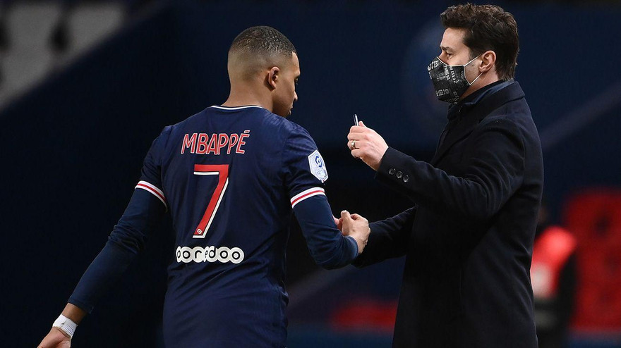 Lỡ mồm nịnh Messi, HLV PSG làm mất lòng Neymar và Mbappe
