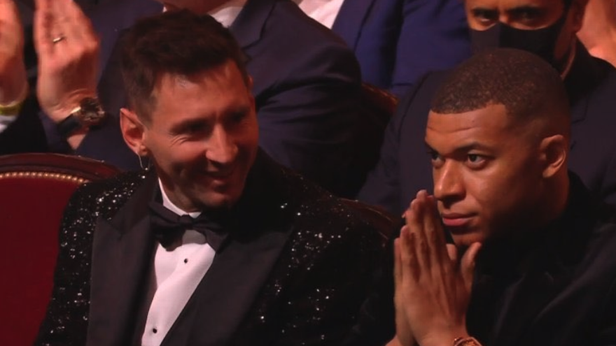 Kylian Mbappe 'nịnh' Messi, tán dương Ronaldo
