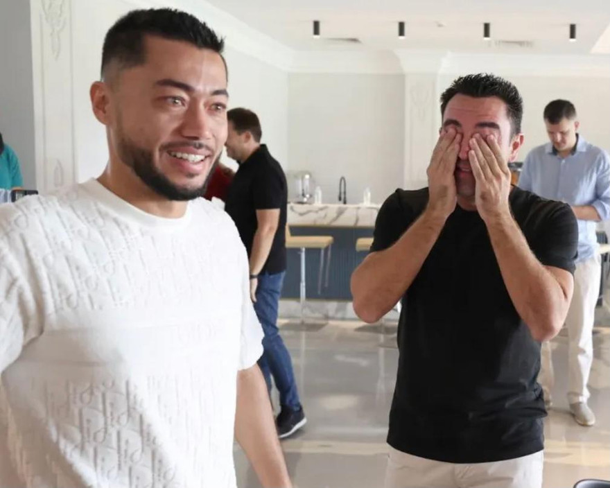 Xavi khóc nức nở trong ngày chia tay CLB Qatar