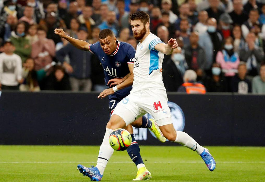 Chơi thiếu người, Messi và đồng đội bất lực ở derby nước Pháp