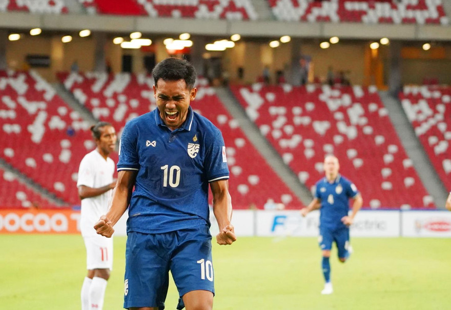 Teerasil Dangda vươn tới kỷ lục của AFF Cup