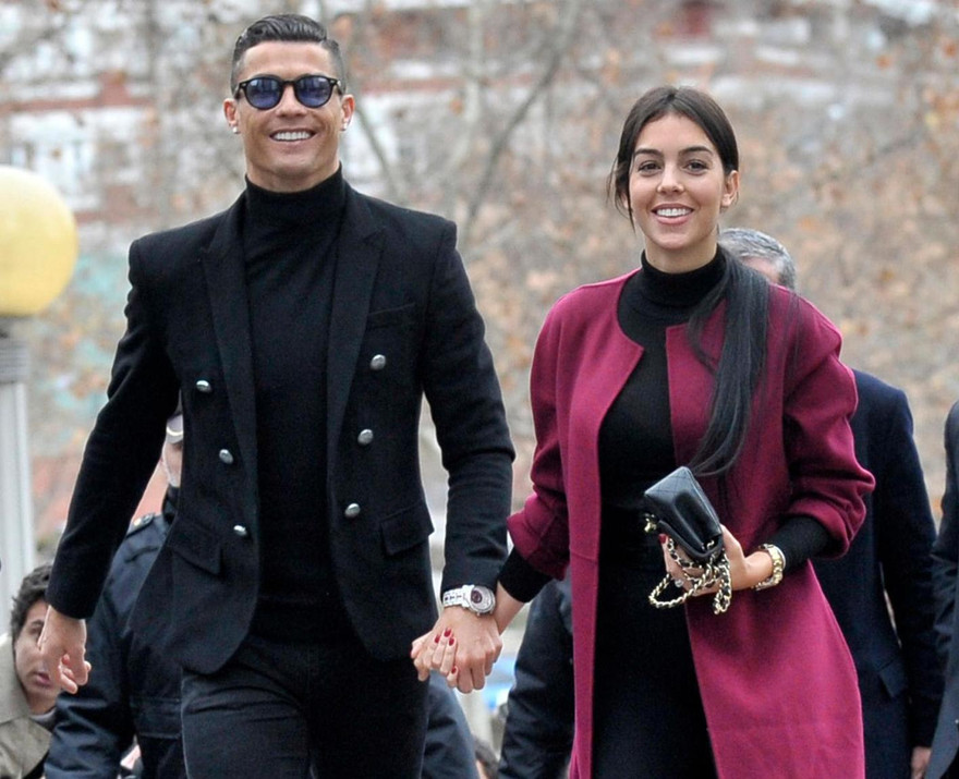 Bồ Ronaldo hé lộ chuyện tổ chức lễ cưới