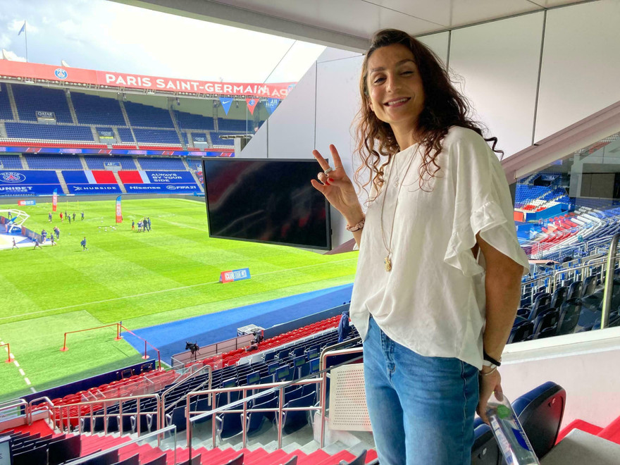 Trốn Taliban ‘truy sát’, nữ cầu thủ Afghanistan thăng hoa trong màu áo PSG và Man City