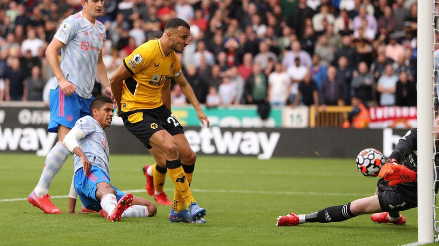 Pha cản bóng khó tin của De Gea