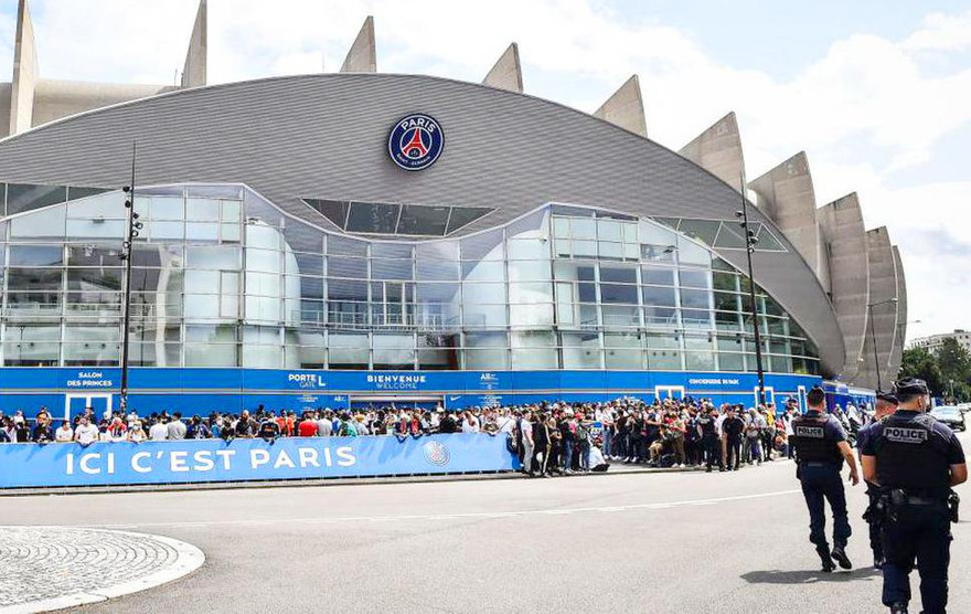 Cầu thủ PSG thuê người triệt hạ đồng đội để cướp suất đá chính