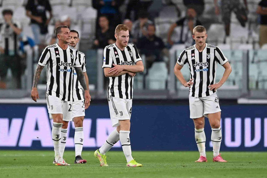 Lực lượng của Juventus tan hoang chưa từng có