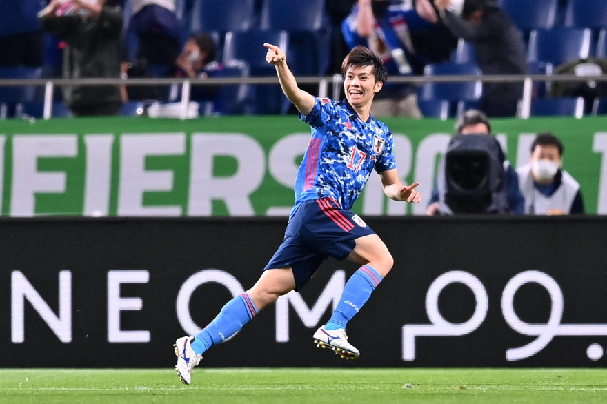 Ngôi sao Nhật Bản ngại hàng thủ 5 người của tuyển Việt Nam