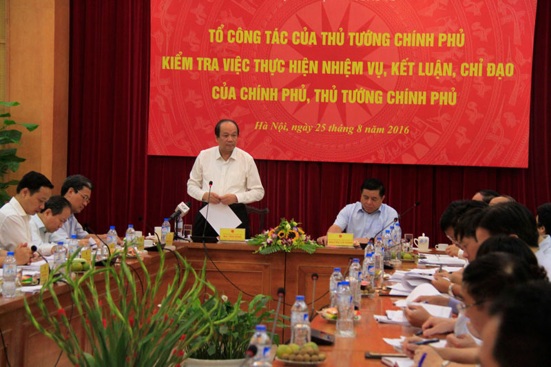 Bộ trưởng, Chủ nhiệm Văn phòng Chính phủ Mai Tiến Dũng phát biểu tại buổi làm việc. Ảnh: Trường Phong