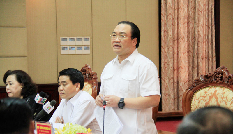 Bí thư Thành ủy Hà Nội Hoàng Trung Hải phát biểu tại Hội nghị. Ảnh: Trường Phong