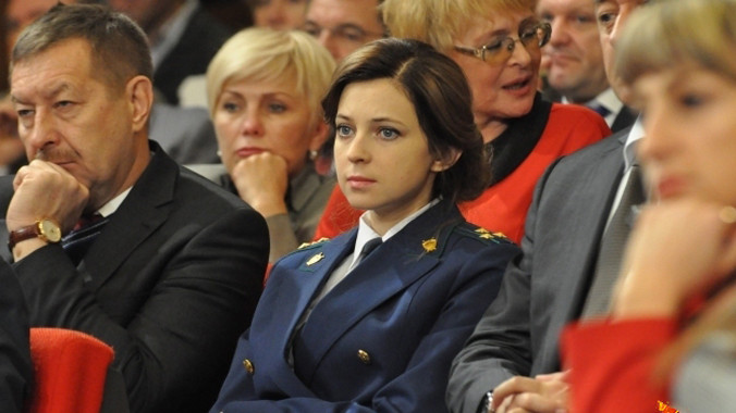 Nữ tổng chưởng lý gây sốc vì thay màu tóc