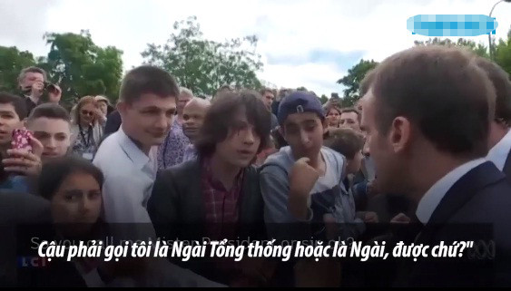 Bản tin 8H: Tổng thống Pháp răn dạy cậu bé thiếu lễ độ