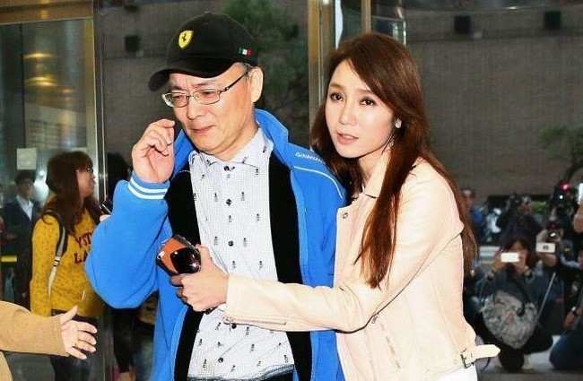 Sau tuyên bố của Helen Thanh Đào, chồng cô thừa nhận họ chưa bao giờ ngủ chung vì ông bị bệnh. Ảnh: Apple.