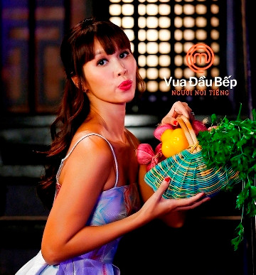 Hà Anh, một trong số thí sinh Masterchef phiên bản Người nổi tiếng