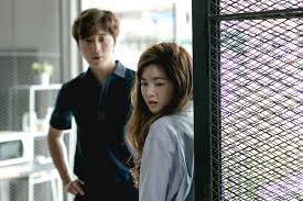 Chuyện tình làng giải trí hứa hẹn ăn khách