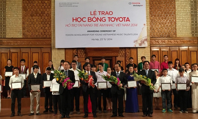 Nhiều tài năng âm nhạc trẻ nhận học bổng
