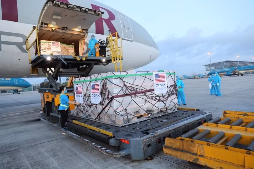 Lô 2 triệu liều vắc-xin Moderna vừa được Mỹ chuyển cho Việt Nam. (Ảnh: ĐSQ Mỹ)