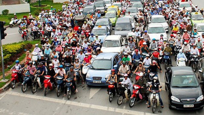 Giao thông Hà Nội giống như "một kỳ quan thế giới". Ảnh: Tripadvisor.
