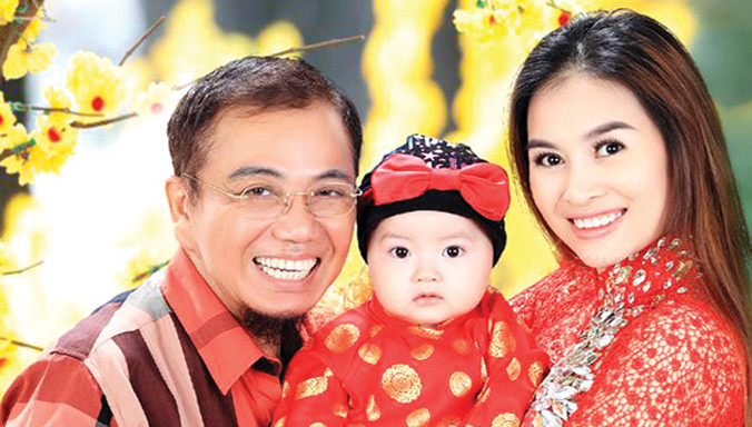 Danh hài kể chuyện lấy vợ hotgirl kém 23 tuổi