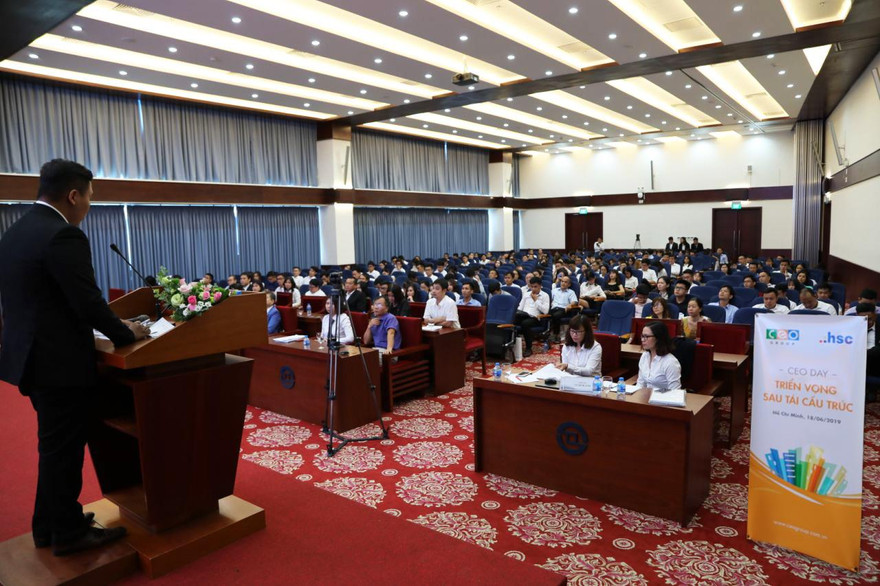 Hội thảo “CEO Day – Triển vọng sau Tái cấu trúc” nhân được sự quan tâm đông đảo của các nhà đầu tư.