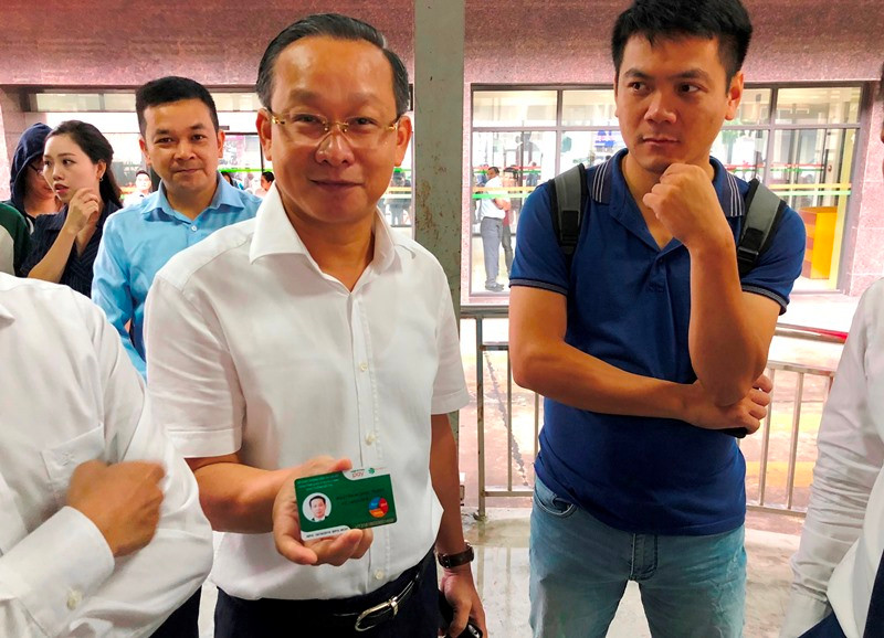 Từ sáng nay, hành khách đi BRT được sử dụng vé điện tử