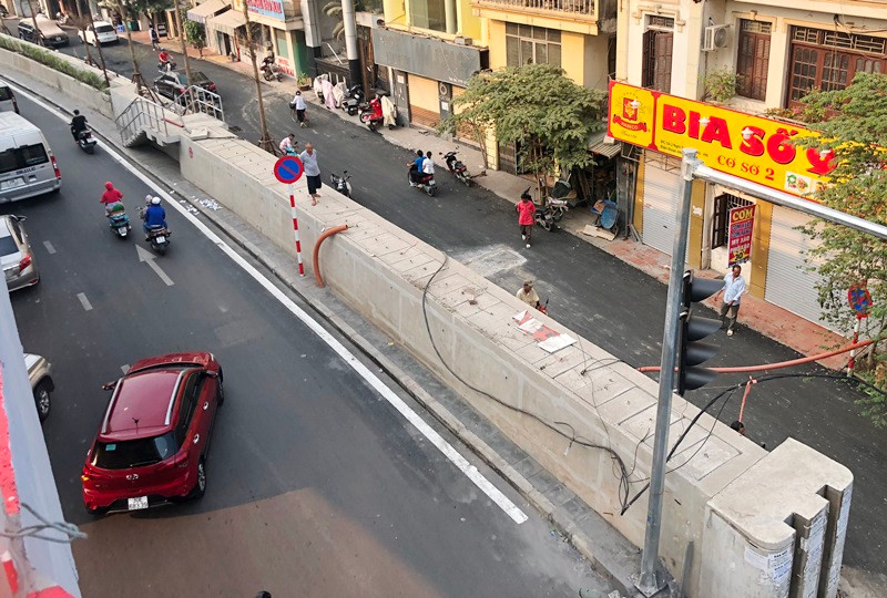 Sau cầu vượt và xây tường chắn thay đê đất tại nút An Dương, Hà Nội sẽ làm tiếp đoạn đến nút giao cầu Nhật Tân. Ảnh: T.Đảng