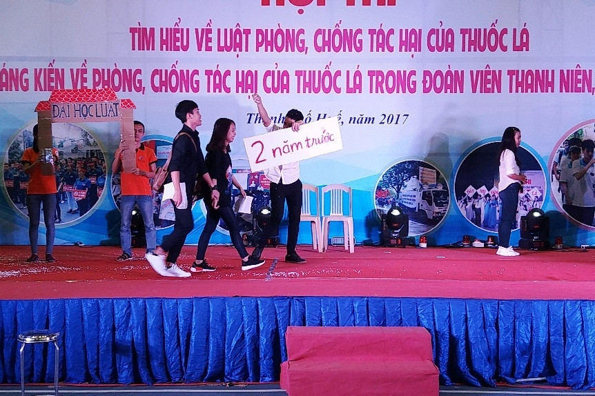 Một phần tranh tài của đội Đại học Luật Huế tại hội thi. 