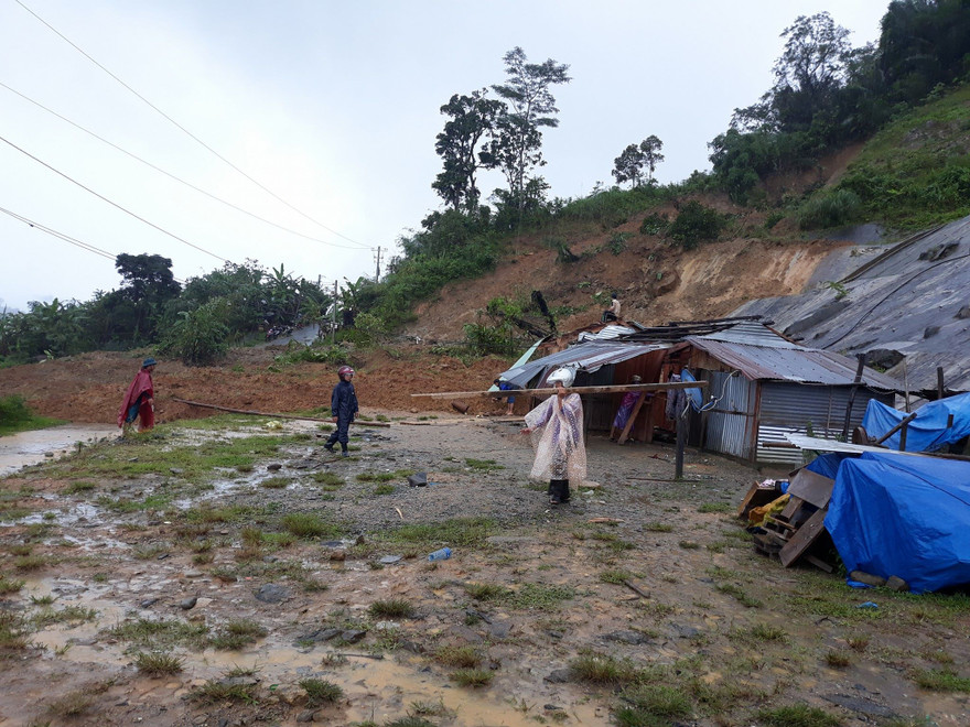 Sạt lở núi tại địa bàn huyện miền núi Quảng Nam