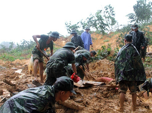 Tìm kiếm công nhân mất tích.