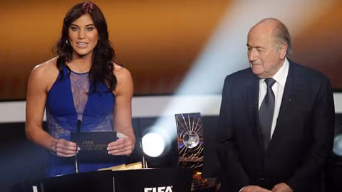 Nữ thủ môn tố cựu chủ tịch FIFA quấy rối tình dục