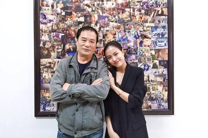 Hình ảnh đạo diễn Khải Hưng và Hoàng Thùy Linh được anh chia sẻ trên trang cá nhân.