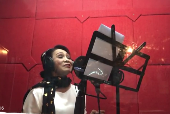 Cộng đồng mạng thích thú khi NSND Bạch Tuyết cover hit "Em gái mưa" phiên bản cải lương.