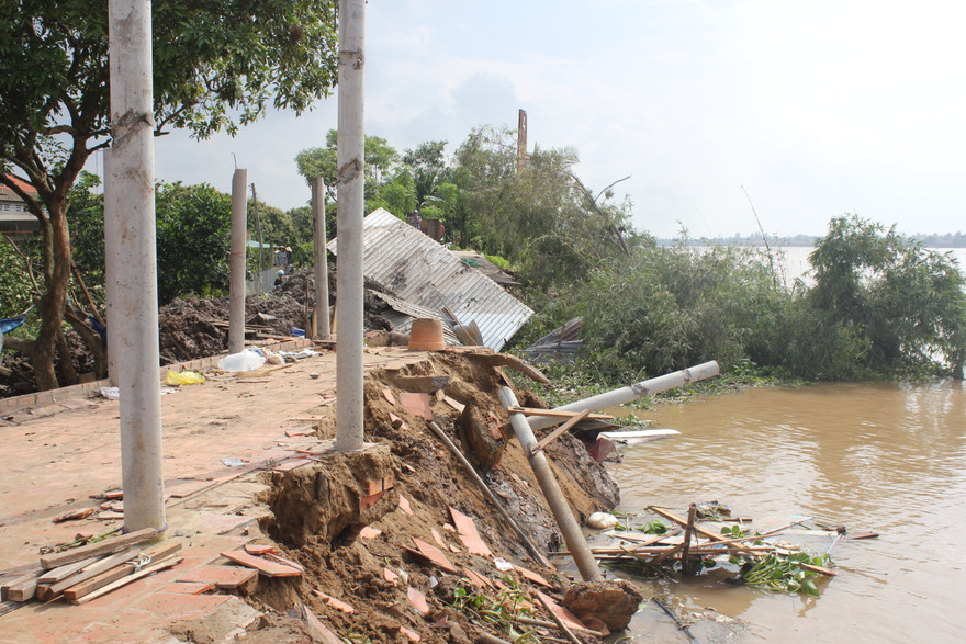 hiện trường sạt lở. ẢNH: BÌNH ĐẠI.